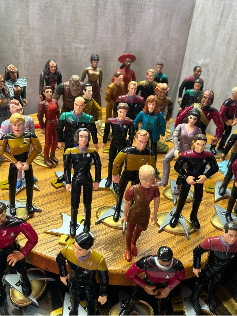 Large lot of Star Trek action figures 33 in the lot